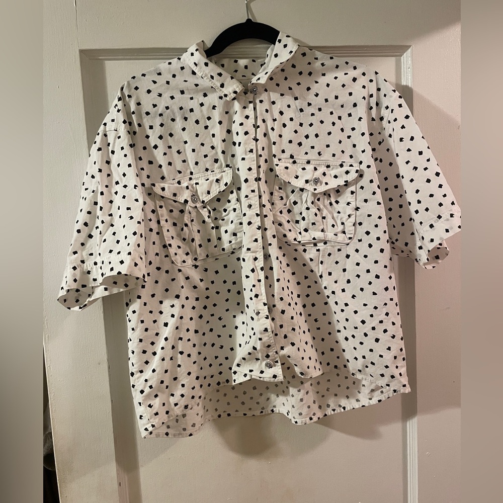 Chaus Sport 80s vintage White and Black geometric Patterned Shirt EUC - L